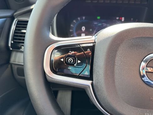 Used 2025 Volvo XC90 B6 Ultra image 21