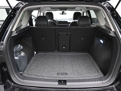 New 2026 Volkswagen Taos SE image 12