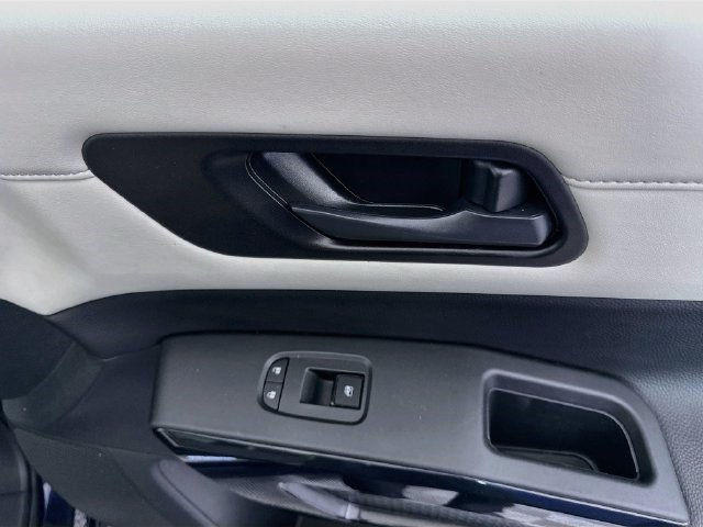 Used 2024 Nissan Pathfinder SV w/ Lighting Package (N92) FWD image 30