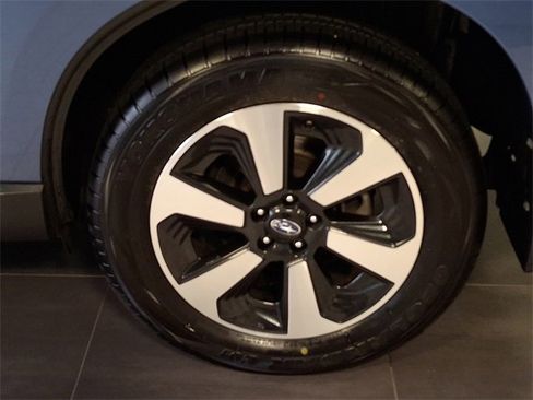 Used 2018 Subaru Forester 2.5i Premium w/ All-Weather Package image 9