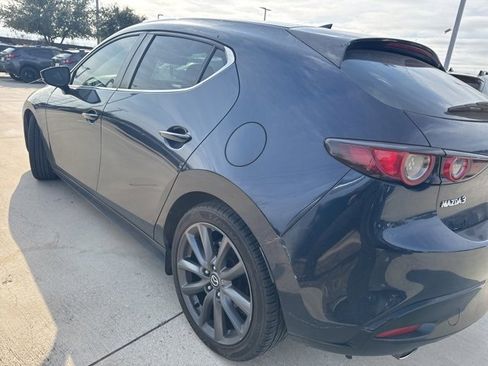 Used 2020 MAZDA MAZDA3 Hatchback w/ Preferred Package image 4