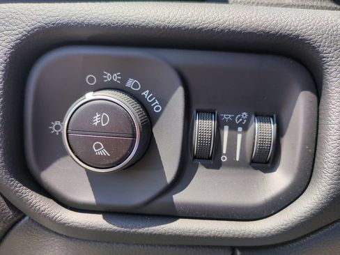 New 2026 RAM 3500 Laramie AWD/4WD image 18