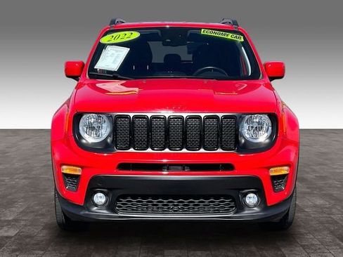 Used 2022 Jeep Renegade Latitude w/ Convenience Group AWD/4WD image 3