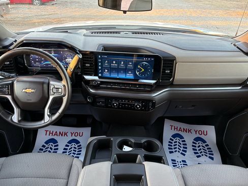 Used 2025 Chevrolet Silverado 1500 LT AWD/4WD image 13