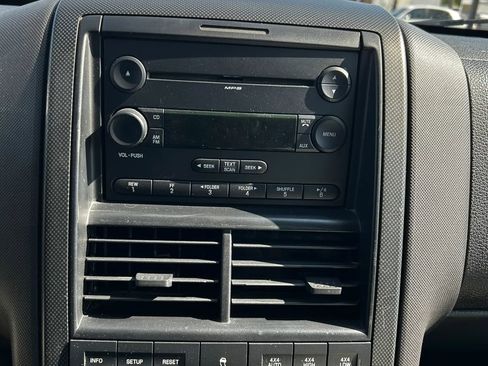 Used 2007 Ford Explorer Sport Trac Limited AWD/4WD image 19