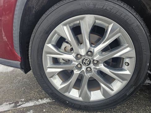 Used 2020 Toyota Highlander Limited image 9