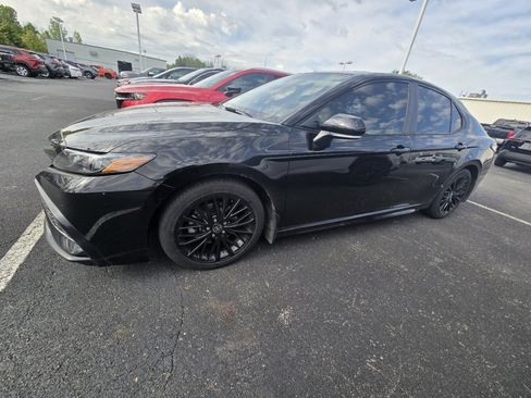 Used 2022 Toyota Camry SE AWD/4WD image 4