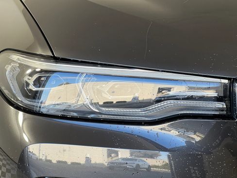 Used 2020 BMW X7 xDrive40i w/ Premium Package image 10