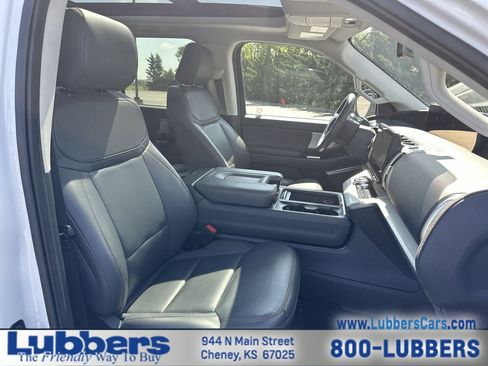 Used 2025 Ford Expedition Active AWD/4WD image 24
