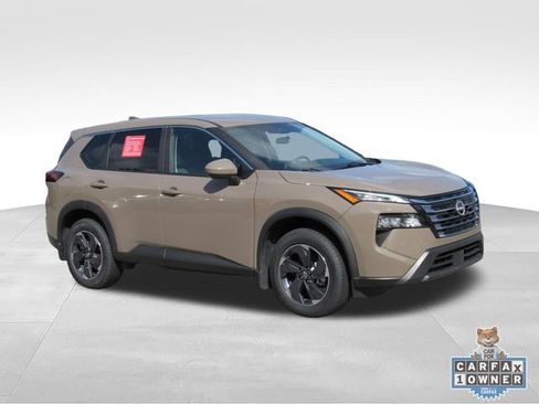 Certified 2025 Nissan Rogue SV FWD image 4