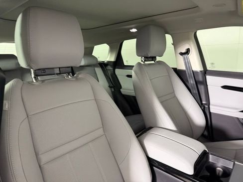 Used 2025 Land Rover Range Rover Evoque S image 34