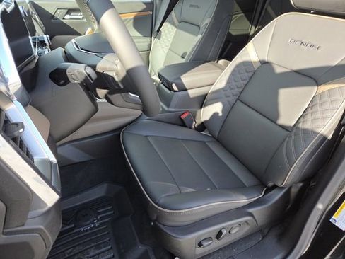 New 2026 GMC Canyon Denali w/ LPO, Denali Black Edition image 35