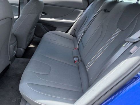 Used 2025 Hyundai Elantra SEL FWD image 27
