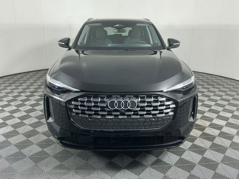 Used 2025 Audi Q5 Premium Plus w/ Premium Plus AWD/4WD image 2