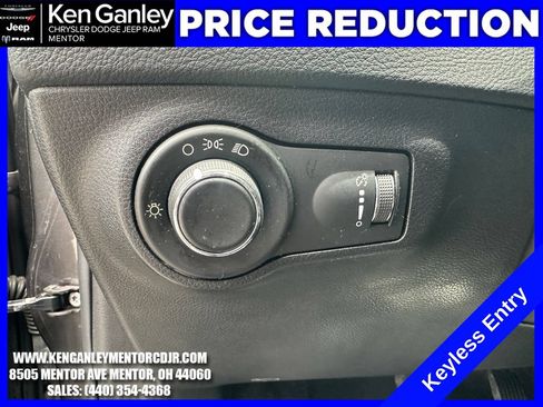 Used 2018 Jeep Compass Sport FWD image 12