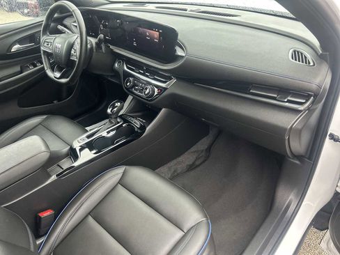 Used 2024 Buick Envista Sport Touring w/ Convenience I Package image 27