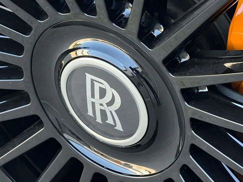 Used 2021 Rolls-Royce Dawn RWD image 19