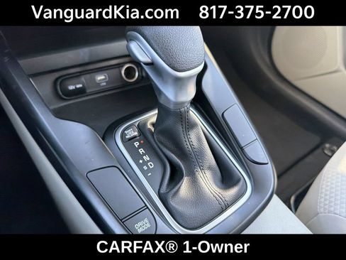 Certified 2025 Kia Soul LX w/ LX Technology Package FWD image 23