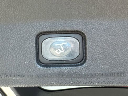 Used 2014 Ford Explorer XLT w/ Equipment Group 202A FWD image 18