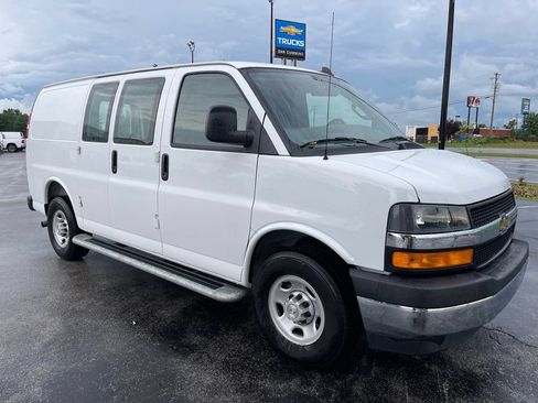 Used 2025 Chevrolet Express 2500 w/ Driver Convenience Package RWD image 2