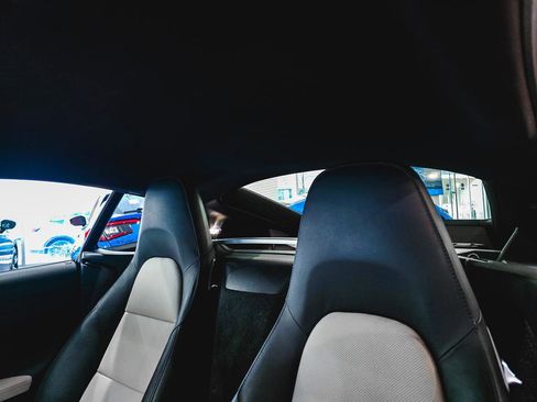 Used 2019 Porsche 718 Cayman RWD image 17