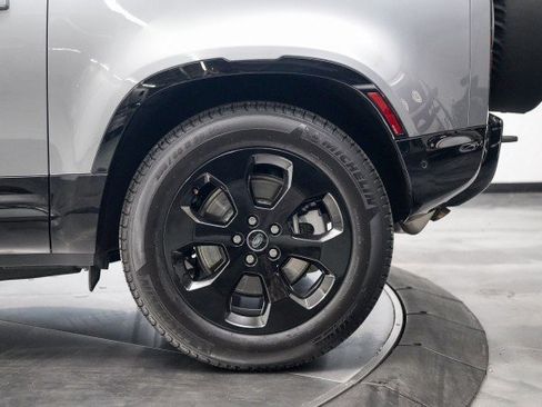 Used 2023 Land Rover Defender 90 X-Dynamic SE image 15