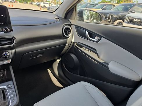 Used 2022 Hyundai Kona Limited AWD/4WD image 10