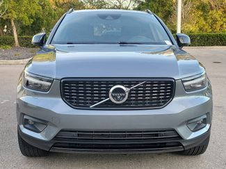 Used 2019 Volvo XC40 T5 R-Design video 2