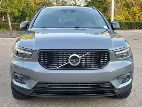 Used 2019 Volvo XC40 T5 R-Design image 2