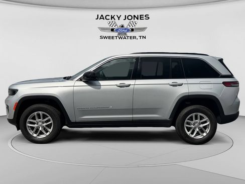 Used 2025 Jeep Grand Cherokee Laredo X w/ Luxury Tech Group I AWD/4WD image 2