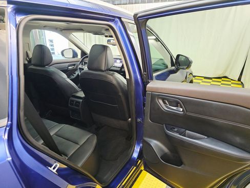 Used 2023 Nissan Rogue SL image 13