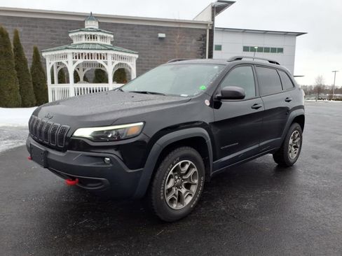 Used 2021 Jeep Cherokee Trailhawk w/ Technology Group AWD/4WD image 2