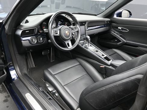 Certified 2017 Porsche 911 Carrera S RWD image 4