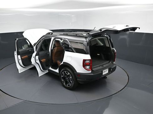 Used 2022 Ford Bronco Sport Outer Banks w/ Tech Package image 2