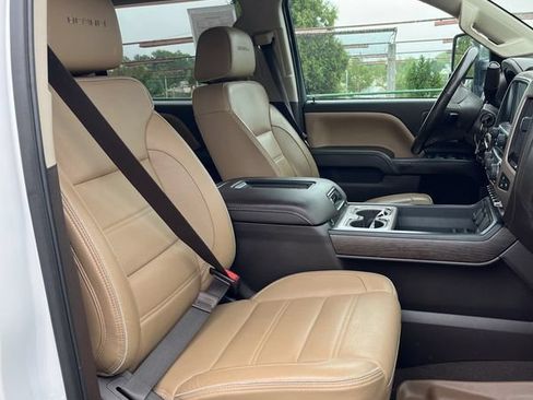 Used 2019 GMC Sierra 2500 Denali w/ Duramax Plus Package AWD/4WD image 15