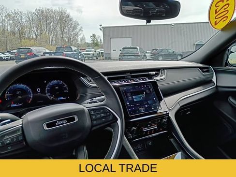 Used 2023 Jeep Grand Cherokee L Laredo AWD/4WD image 18