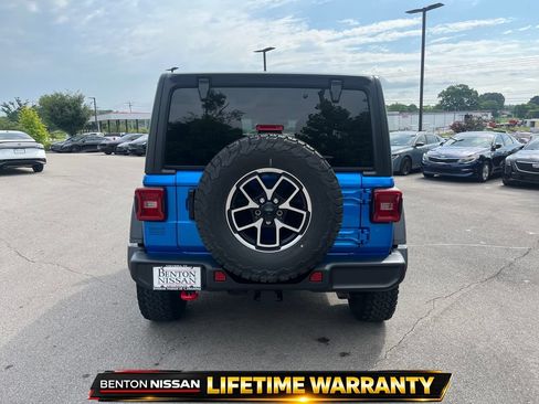 Used 2024 Jeep Wrangler Unlimited Rubicon w/ Convenience Group AWD/4WD image 7