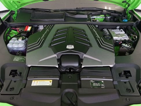 Used 2022 Lamborghini Urus AWD/4WD image 33