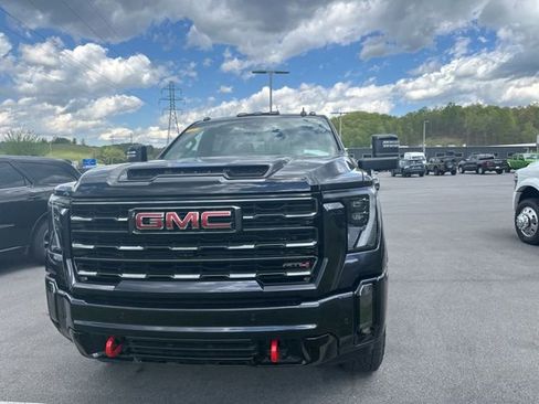 Used 2024 GMC Sierra 2500 AT4 w/ AT4 Preferred Package image 6