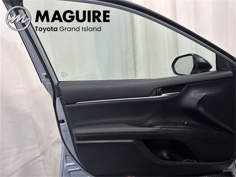 Used 2023 Toyota Camry XSE image 17