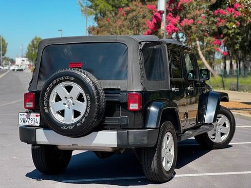 Used 2012 Jeep Wrangler Unlimited Sahara AWD/4WD image 9