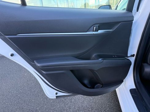 Used 2018 Toyota Camry LE w/ Convenience Package image 25