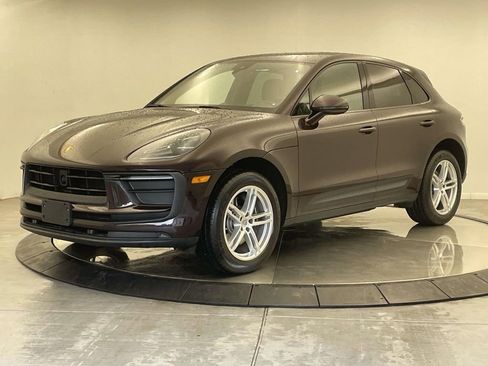 Certified 2023 Porsche Macan AWD/4WD image 1