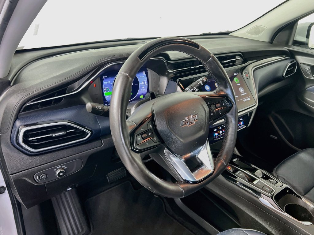Used 2023 Chevrolet Bolt EUV Premier w/ Sun & Sound Package FWD image 6