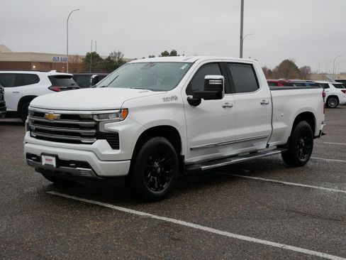 Used 2025 Chevrolet Silverado 1500 High Country w/ Technology Package image 5