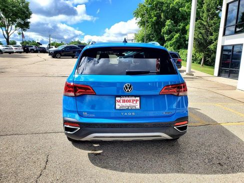 Used 2023 Volkswagen Taos SE w/ Panoramic Sunroof Package AWD/4WD image 6