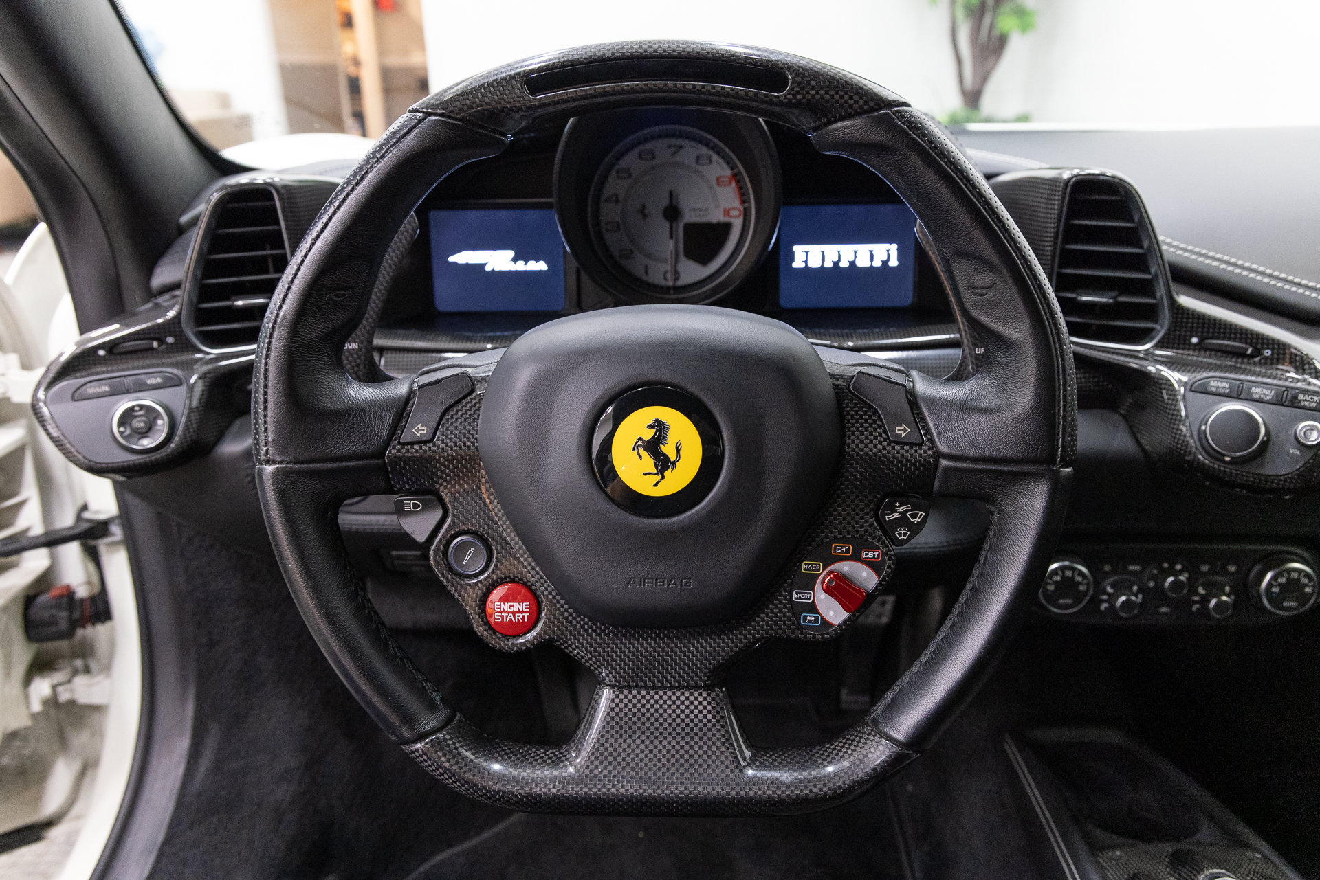 Used 2011 Ferrari 458 Italia Coupe RWD image 13