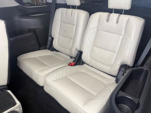Used 2016 Ford Explorer Platinum AWD/4WD image 28