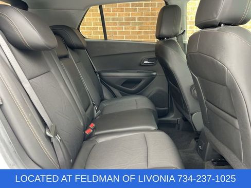 Certified 2022 Chevrolet Trax LT w/ LT Convenience Package image 25