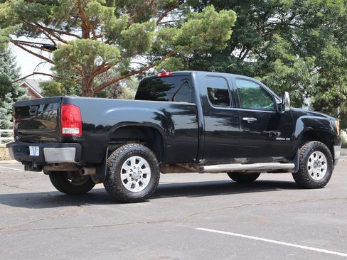 Used 2011 GMC Sierra 2500 SLT w/ SLT Convenience Package AWD/4WD image 5